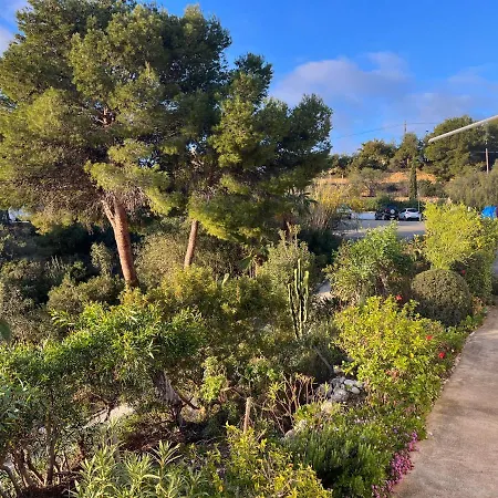 Seaside 2 Bedroom With Pool Holiday home *